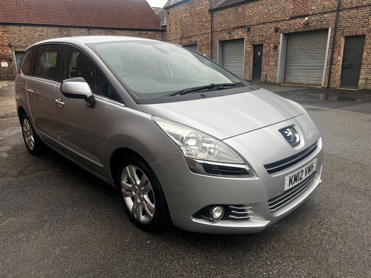 2012 Peugeot 5008